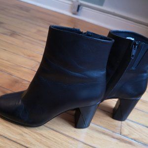 Heel ankle black booties from Comptoir des Cotonniers